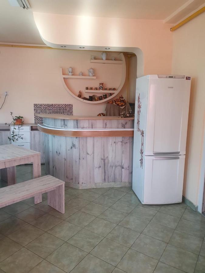 Relax Haus Hotel Hunedoara Exterior photo