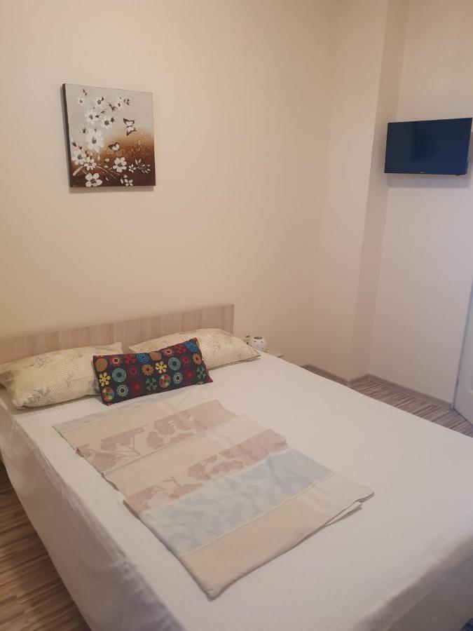 Relax Haus Hotel Hunedoara Exterior photo