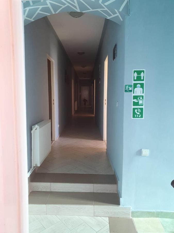 Relax Haus Hotel Hunedoara Exterior photo